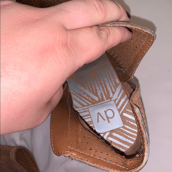 Boots - Picture 8 of 8